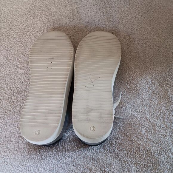 Disney Mickey Mouse Women's SZ 10 Character Sneakers Silver & Black - Picture 10 of 11